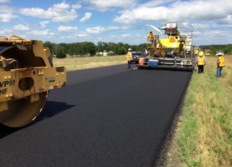 road paving operation with recycled asphalt